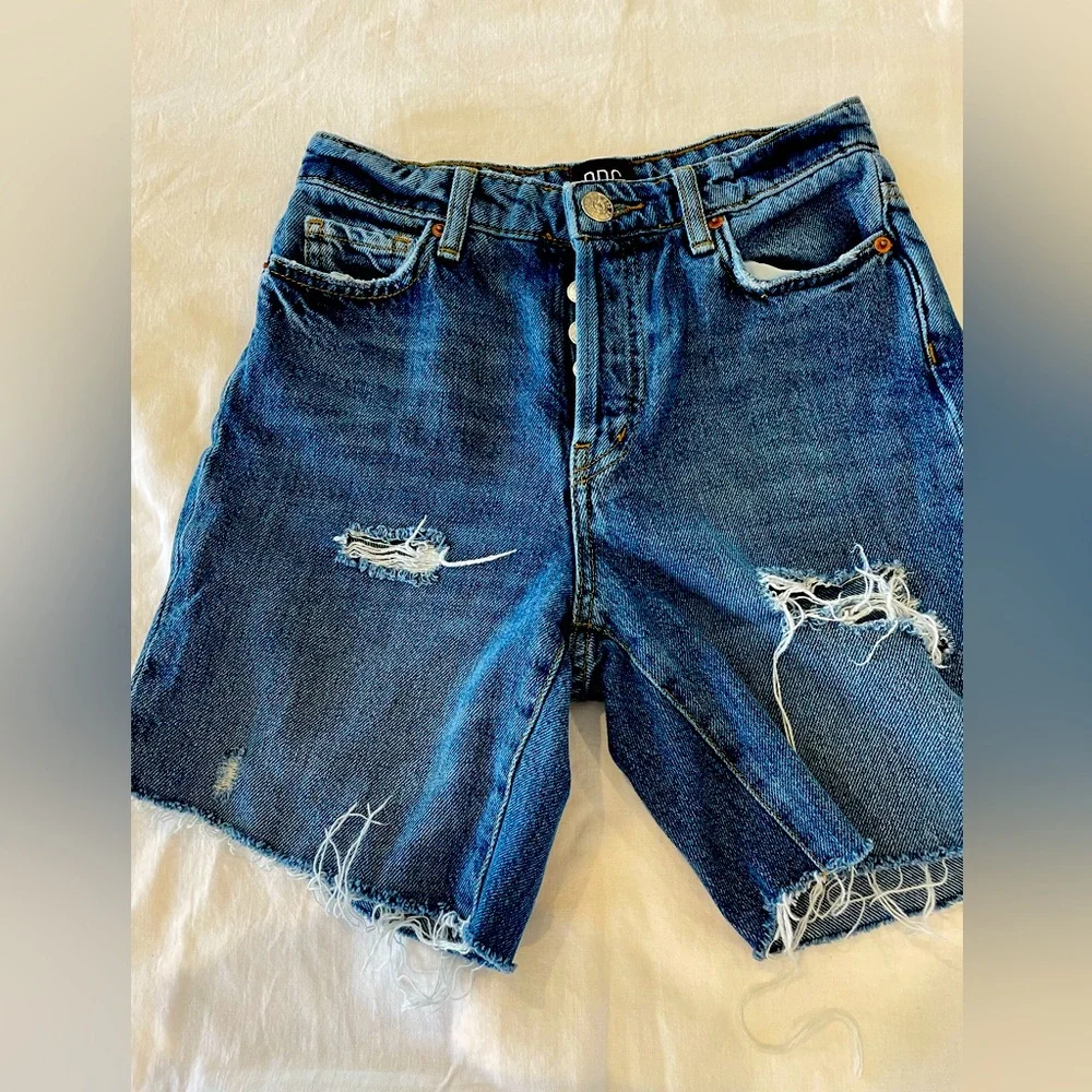 BDG buy urban outfitters altered jean shorts button up size 24